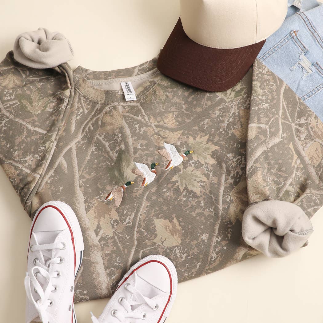 Flying Mallard Ducks Embroidered Camo Crewneck Sweatshirt Fashion City
