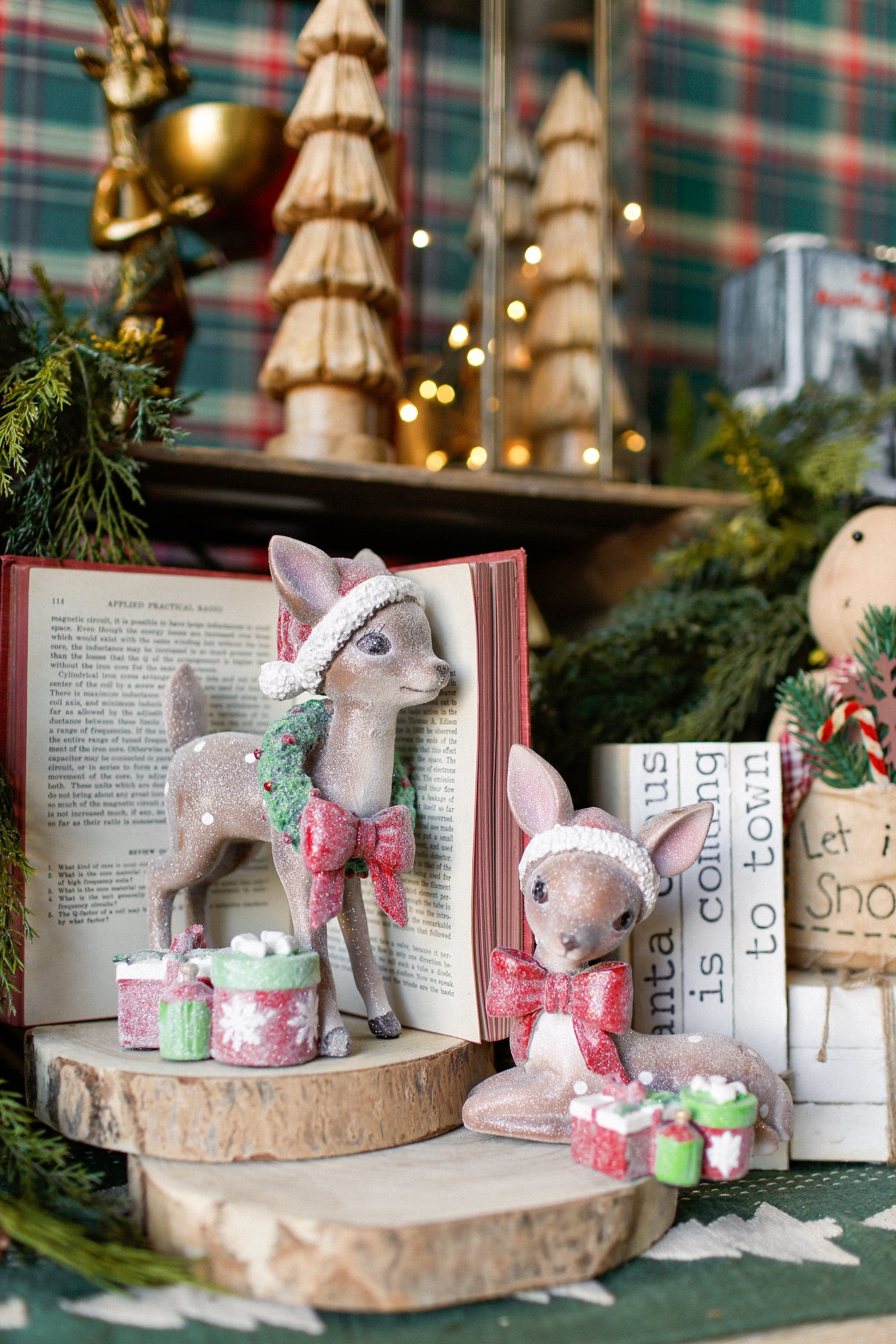 Retro Present Delivery Glitter Deer