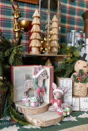 Retro Present Delivery Glitter Deer