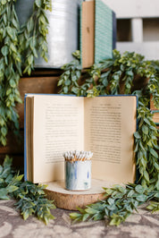 Watercolor Scalloped Trim Match Holder