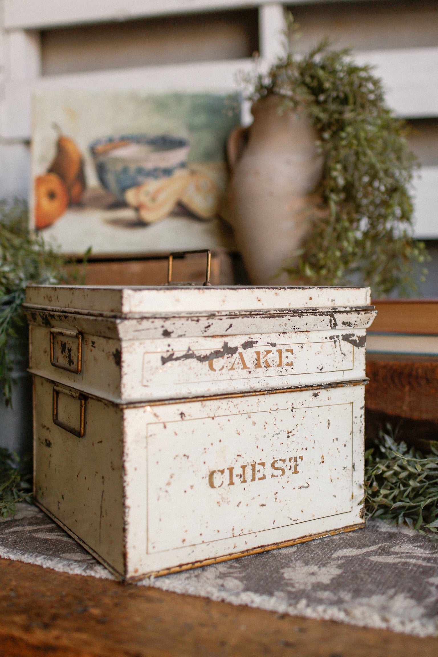 Vintage Cake Chest Box