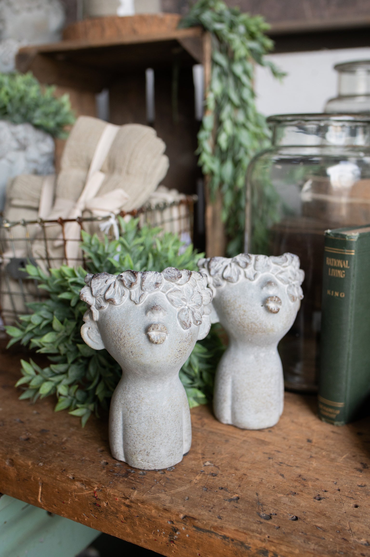 Kissing Neck Planter