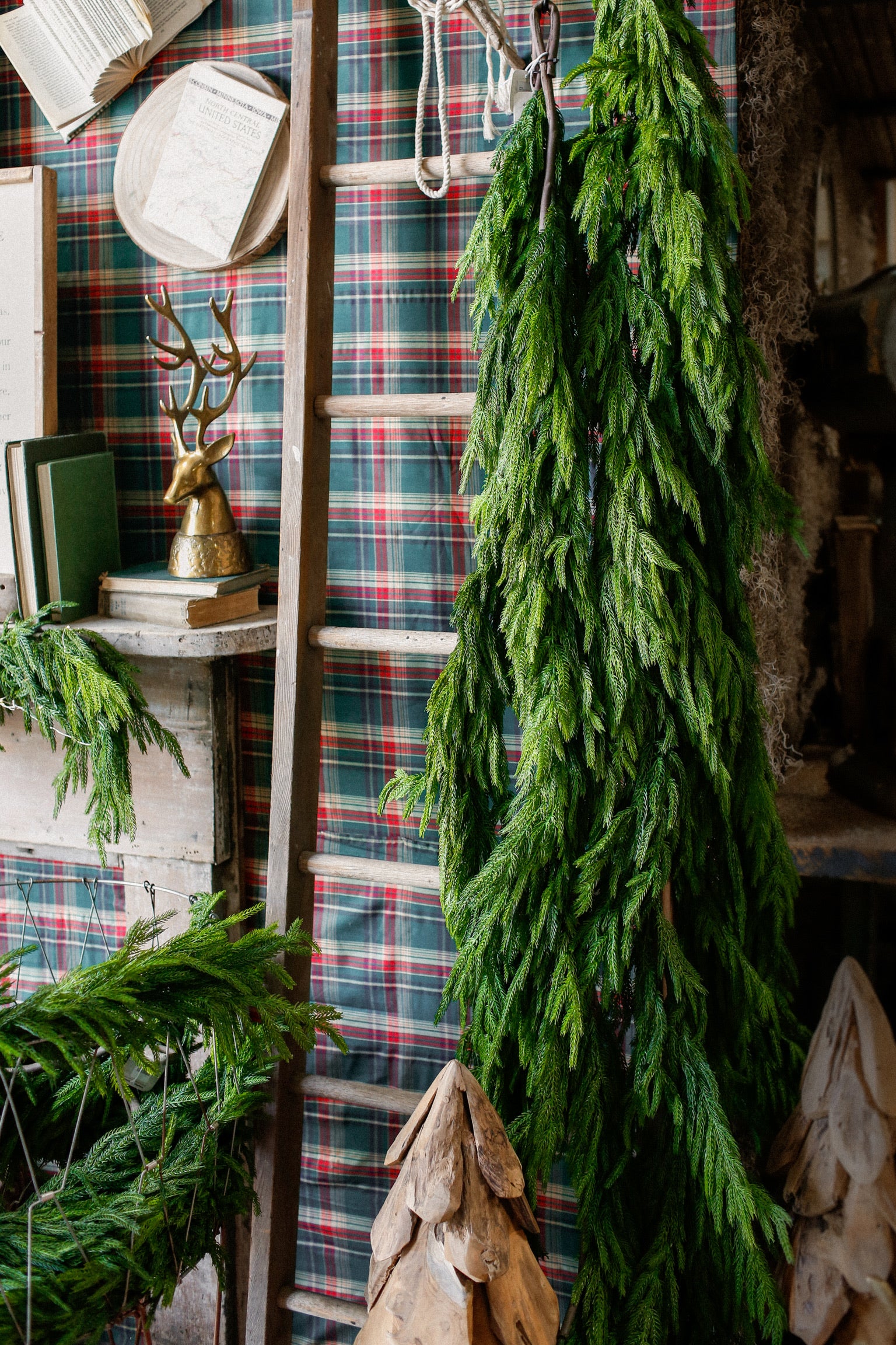 Real Touch Norfolk Garland