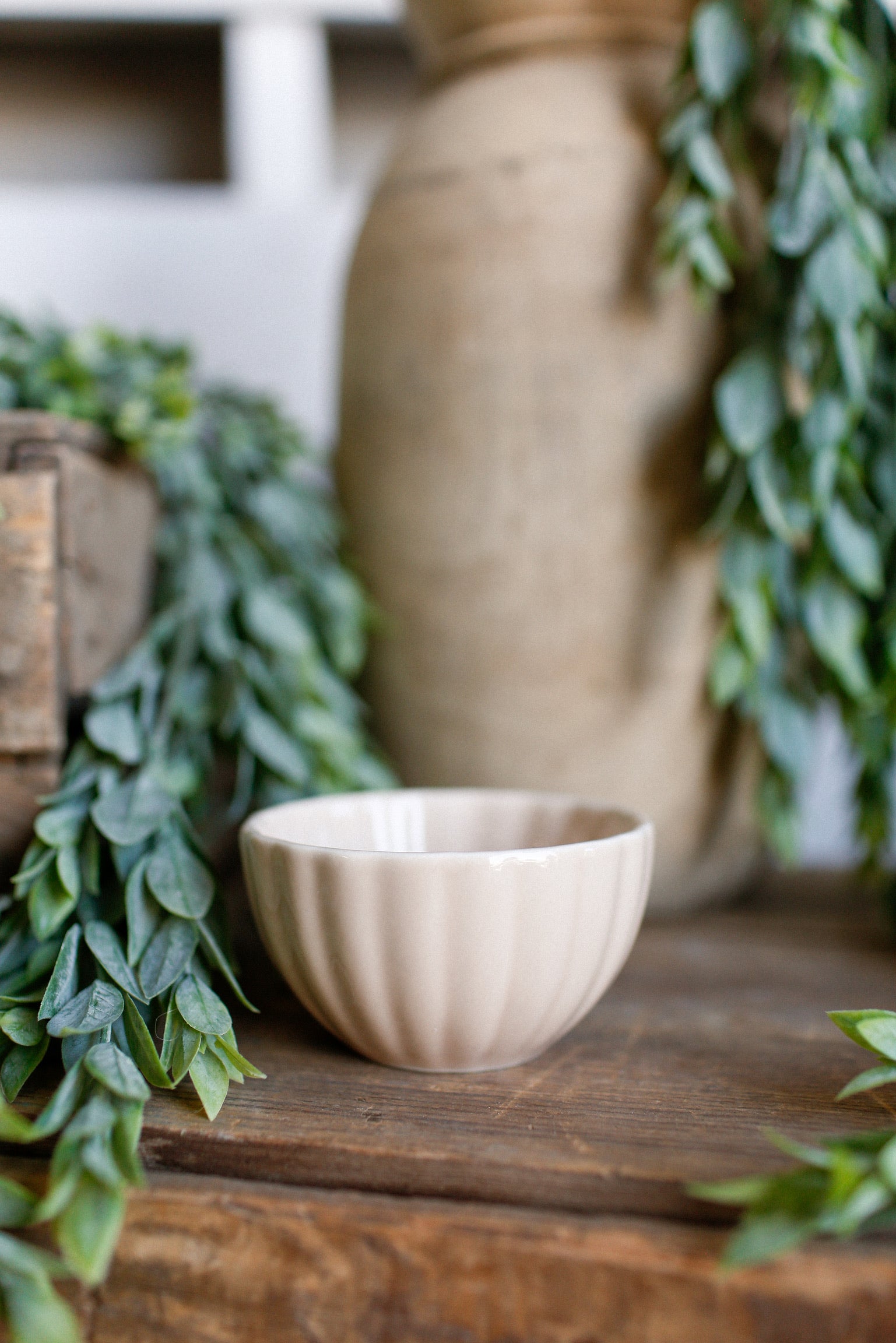 Stoneware Scalloped Bowl
