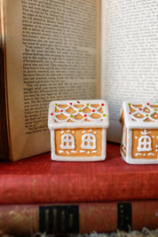 Gingerbread House S+P Shakers