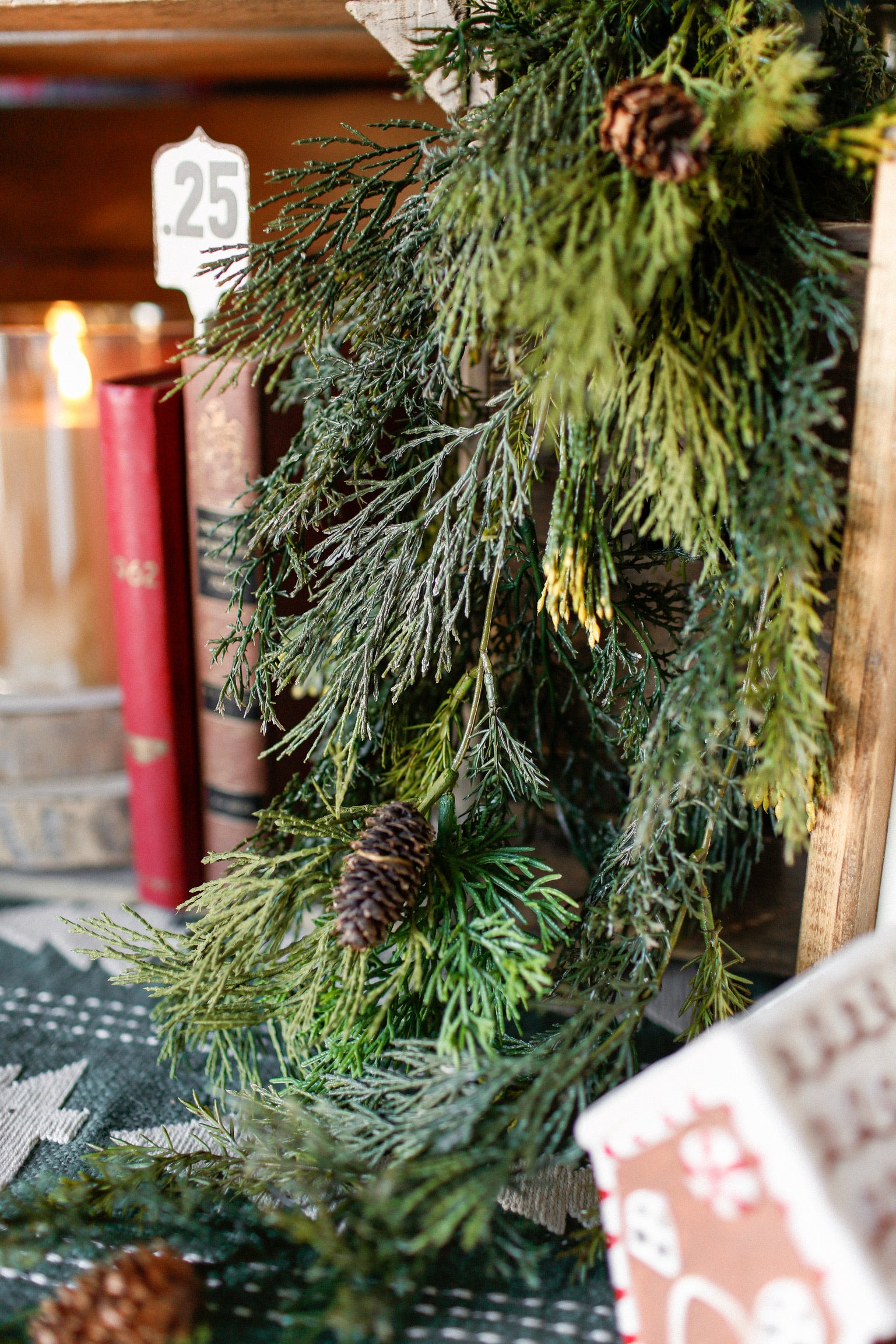 Mixed Cedar Hanging Stem