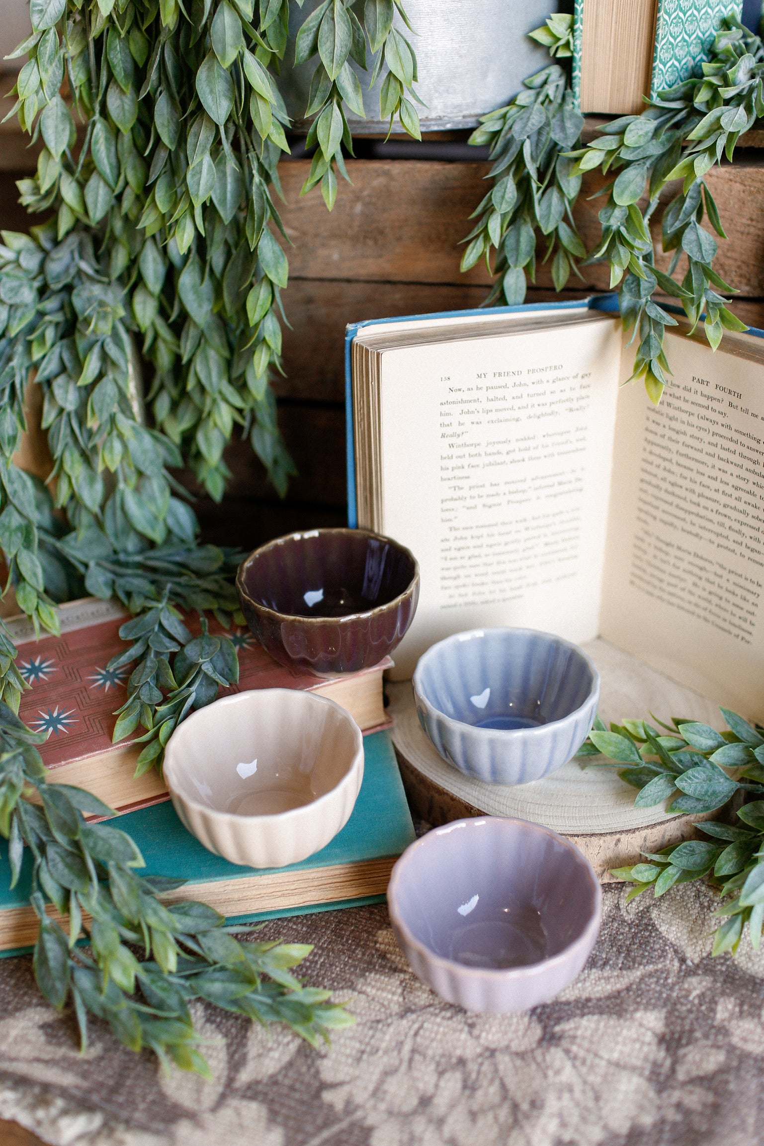 Stoneware Scalloped Bowl