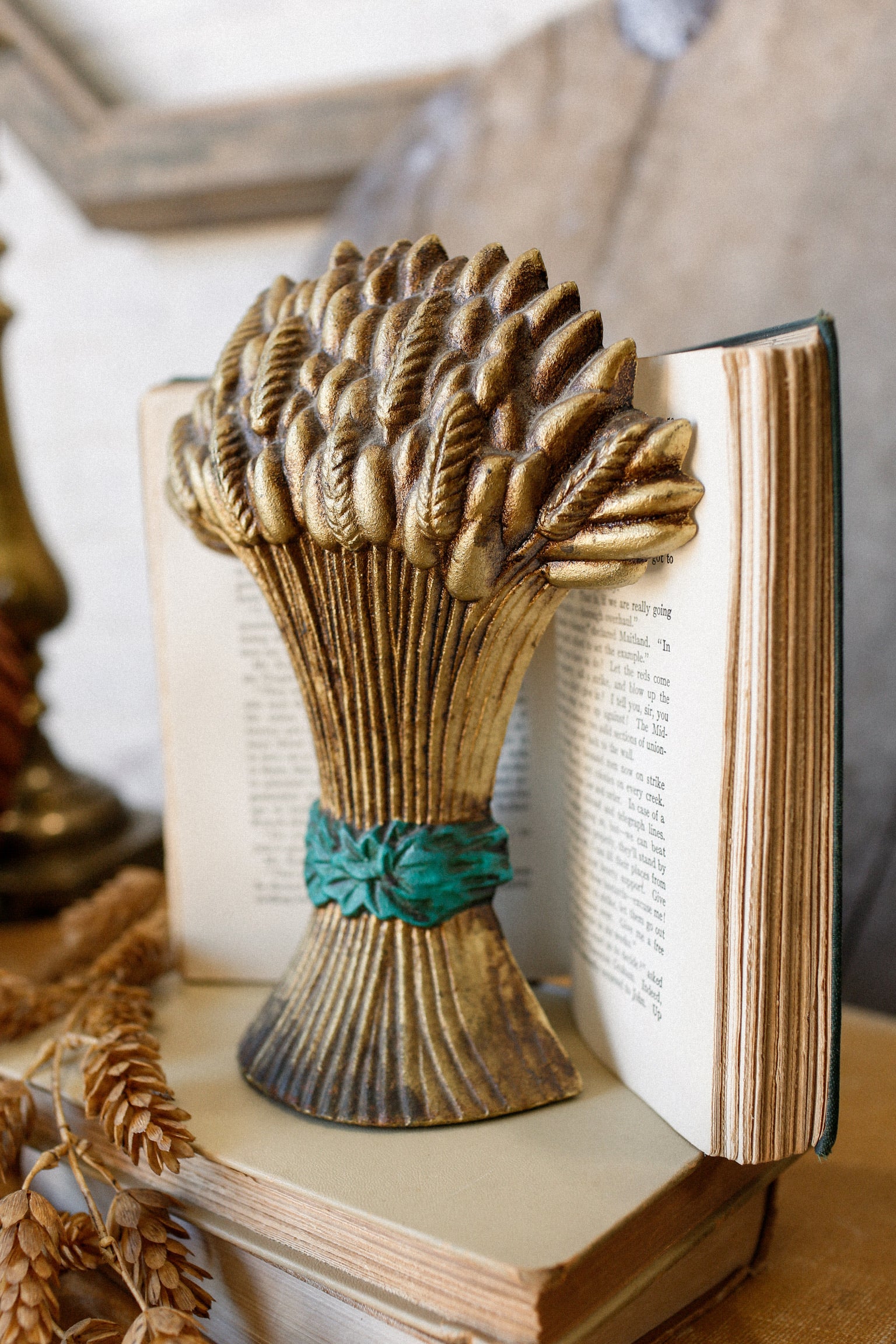 Vintage Cast Iron Wheat and Bundle Doorstop