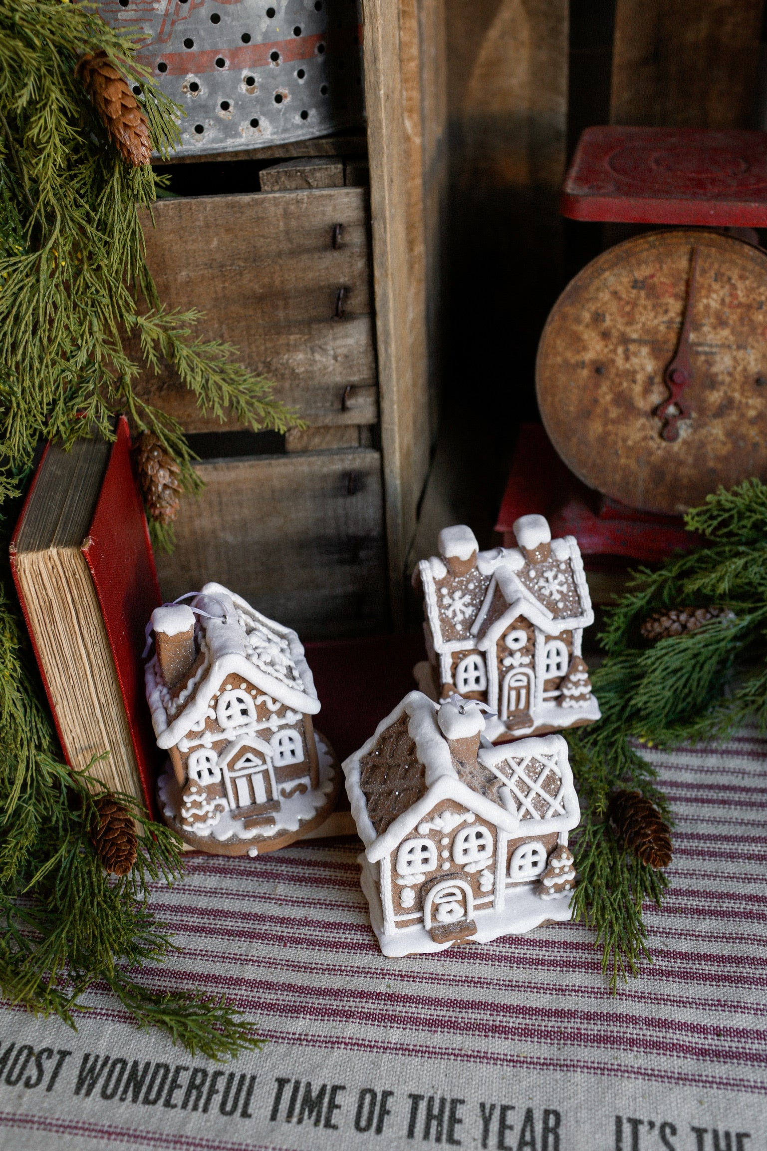 White Lighted Gingerbread House (S)