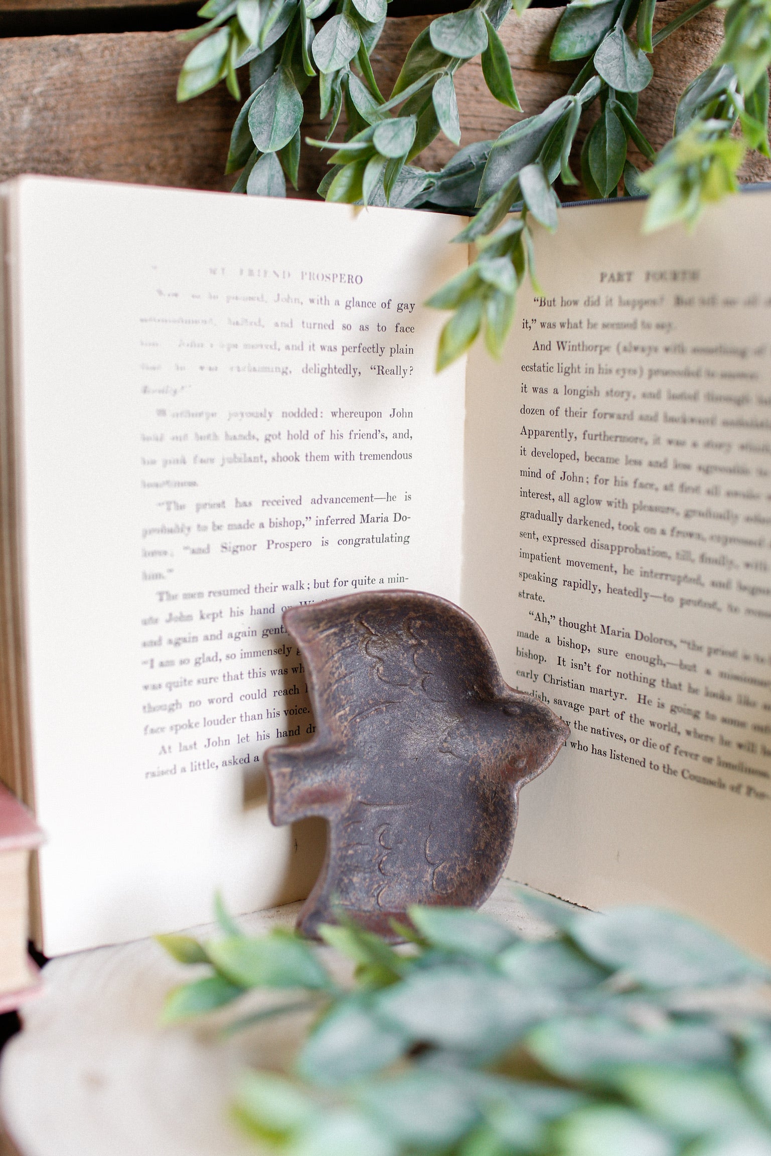 Stoneware Flora & Fauna Dish