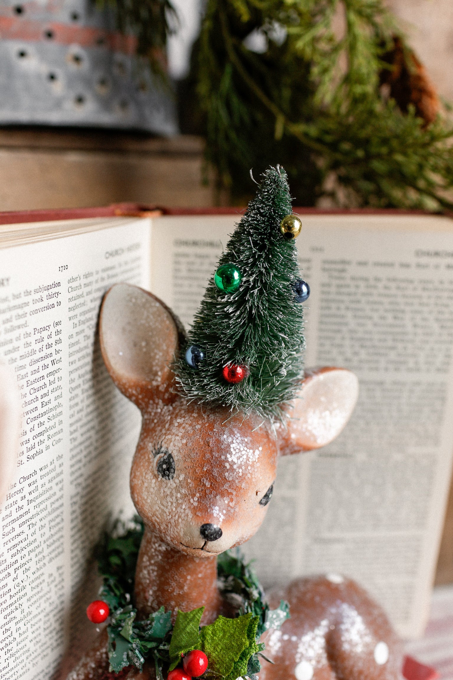Retro Bottle Brush Glitter Deer