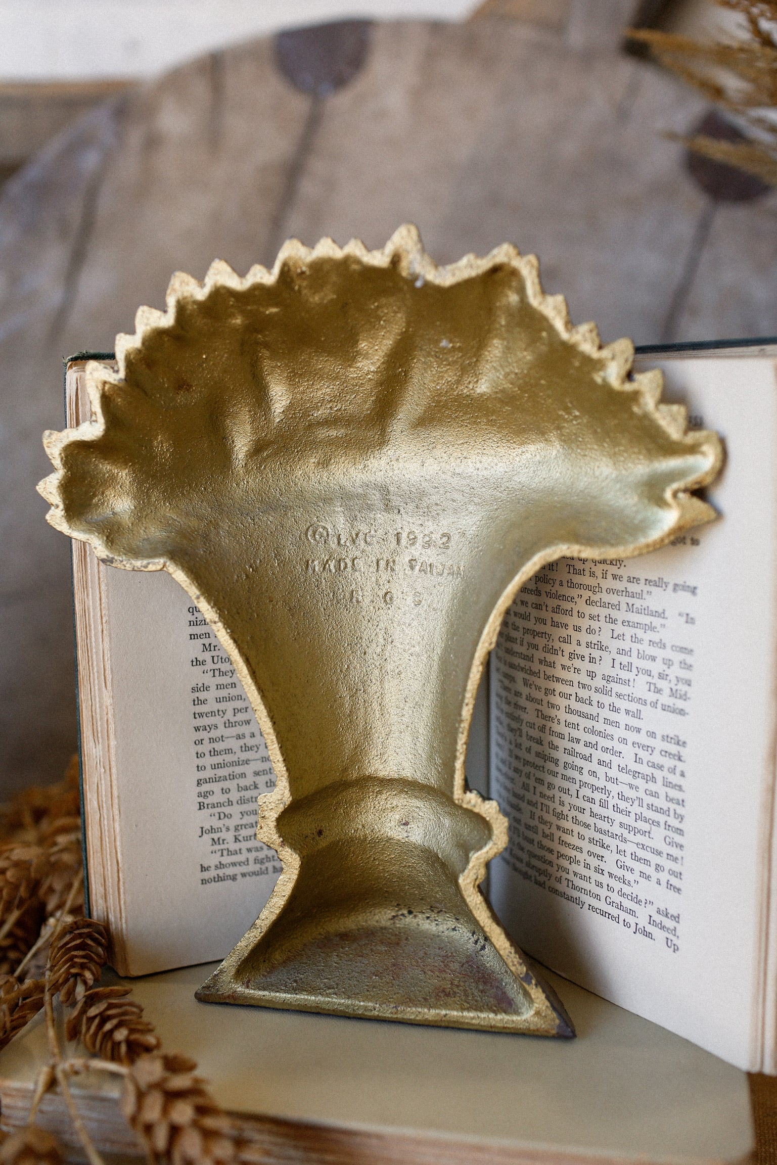 Vintage Cast Iron Wheat and Bundle Doorstop