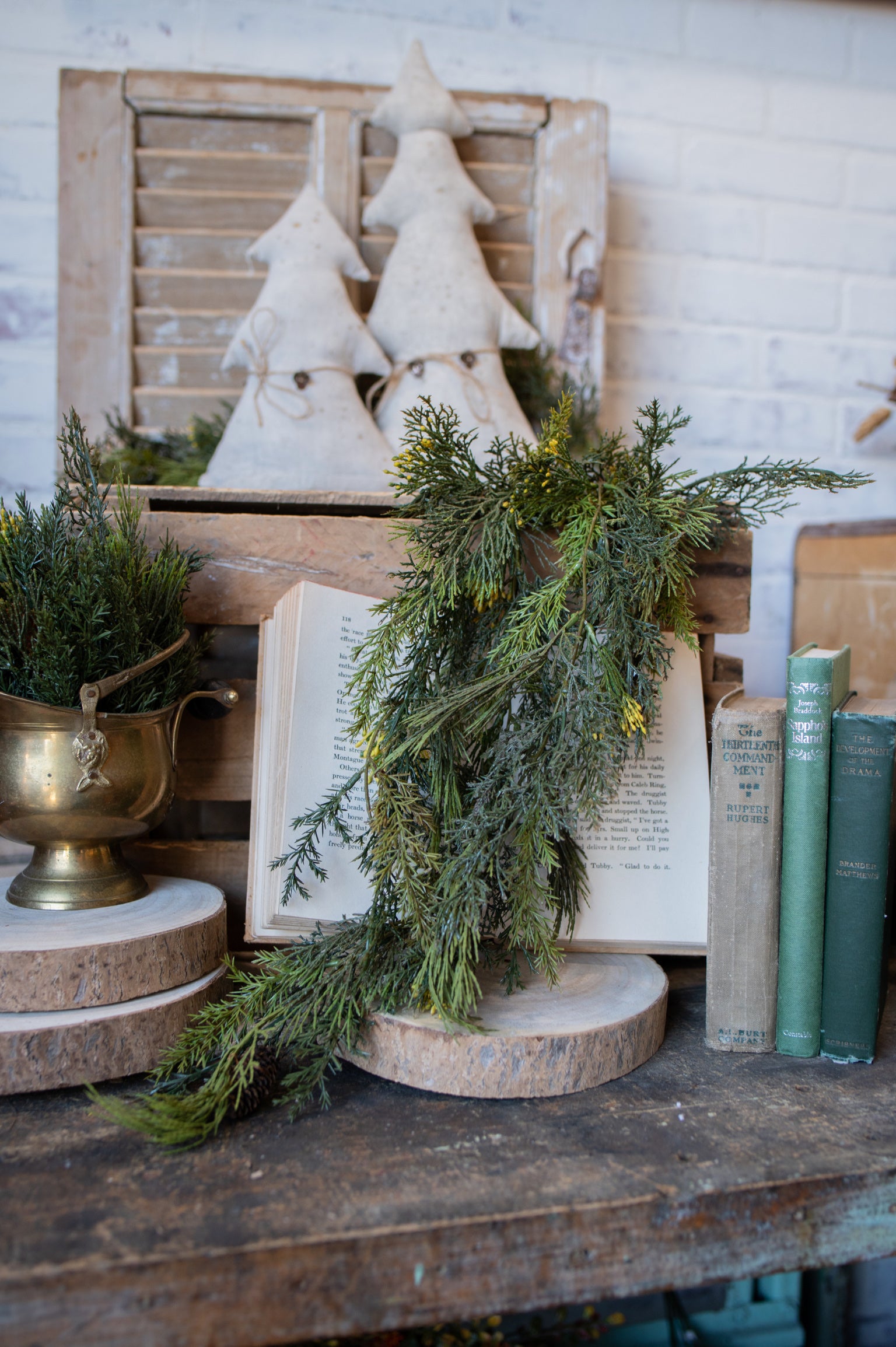 Mixed Cedar Hanging Stem