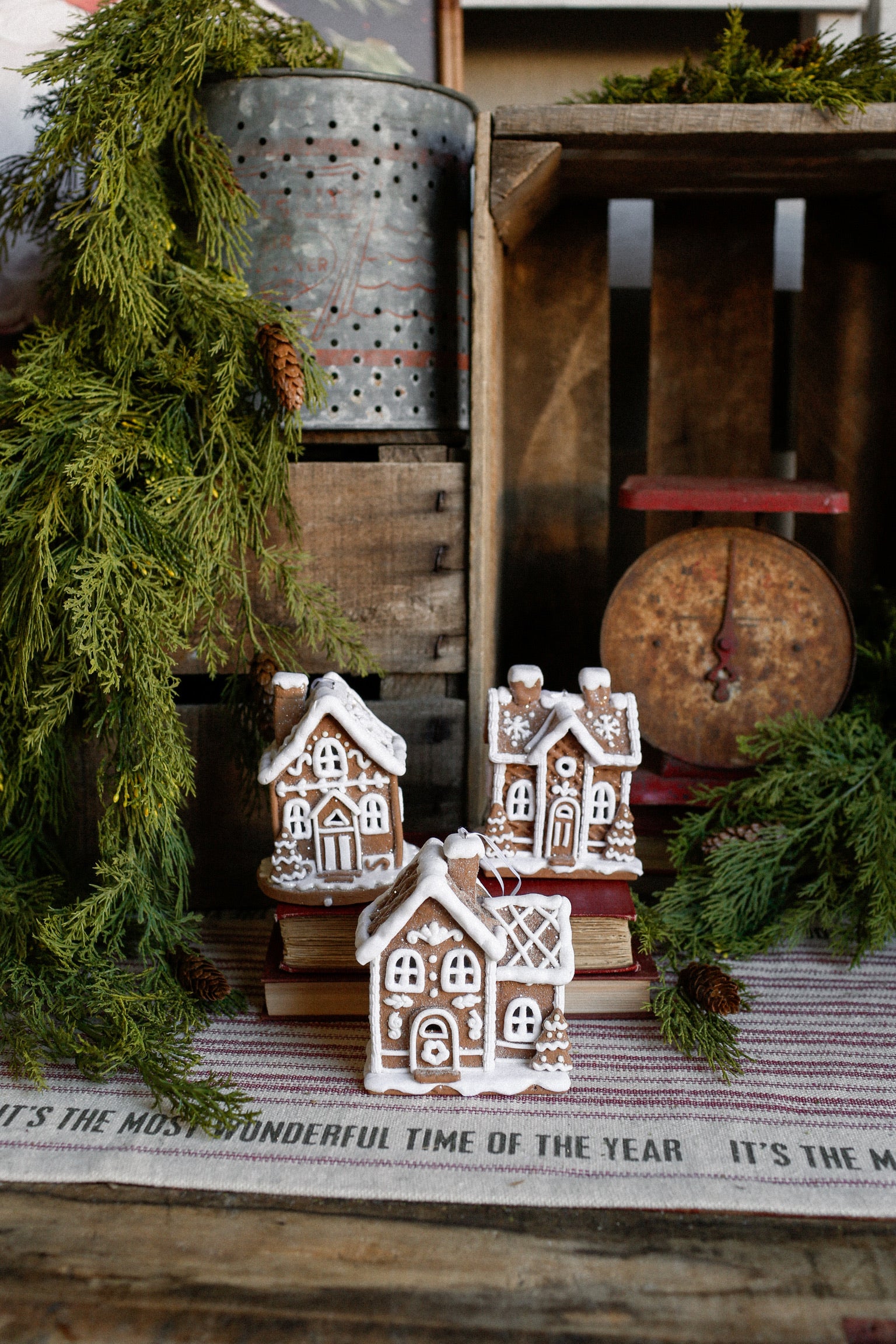 White Lighted Gingerbread House (S)
