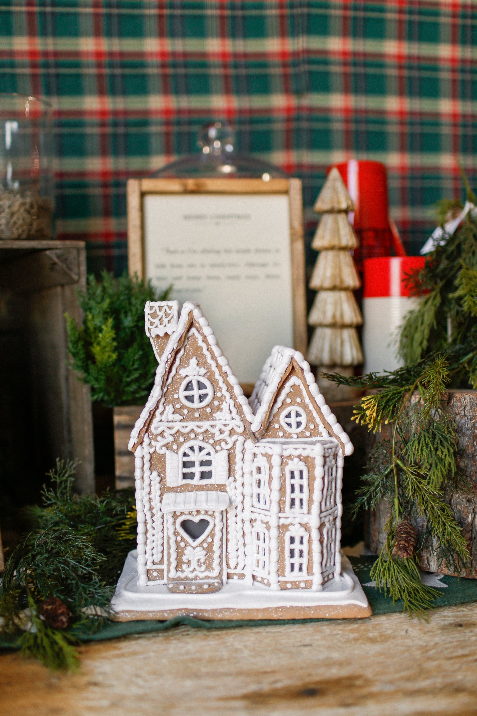 White Lighted Gingerbread House (XL)
