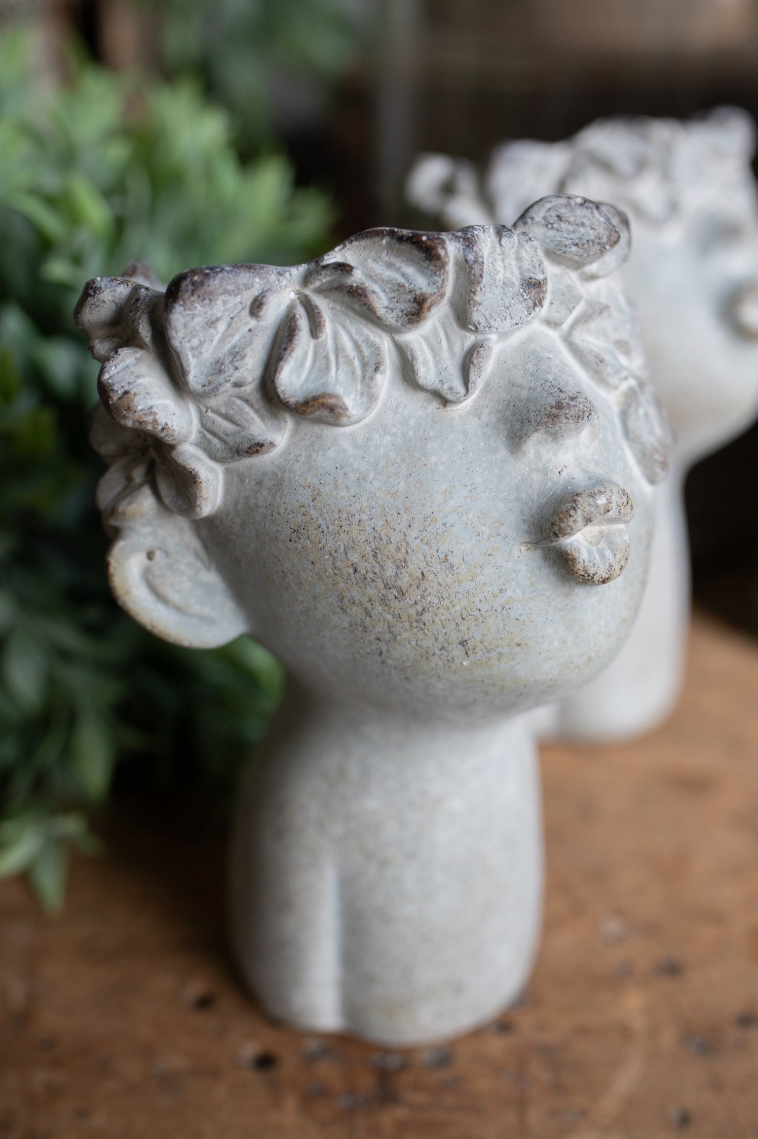 Kissing Neck Planter