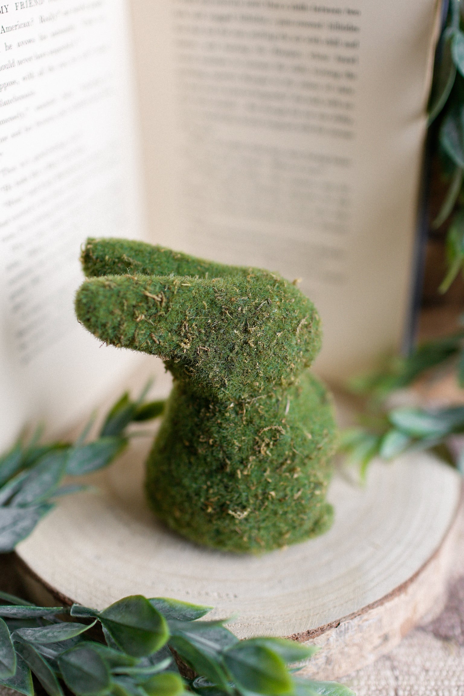 Mossy Sitting Bunny (S)