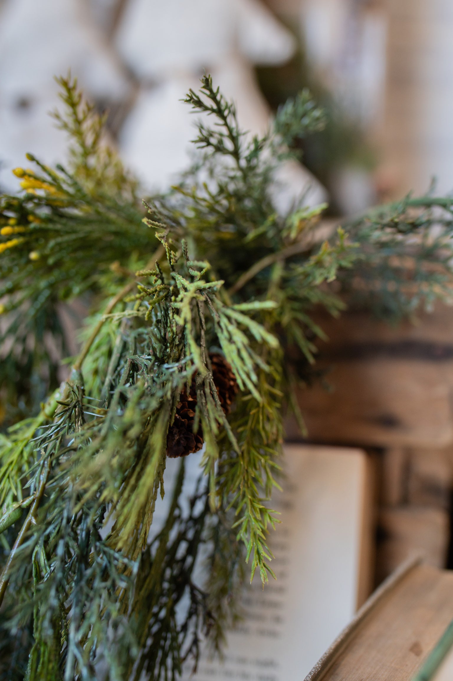 Mixed Cedar Hanging Stem