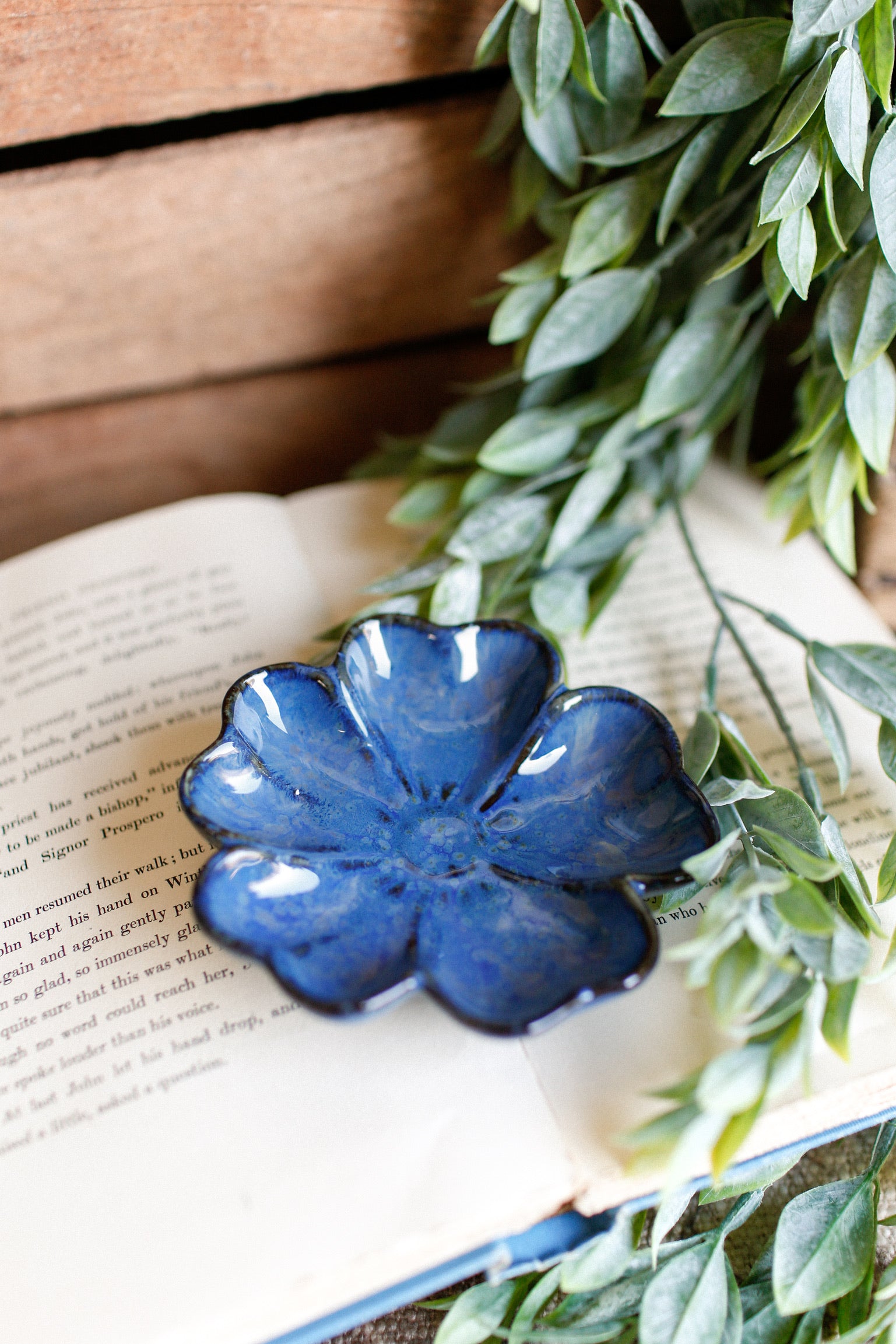 Stoneware Flora & Fauna Dish