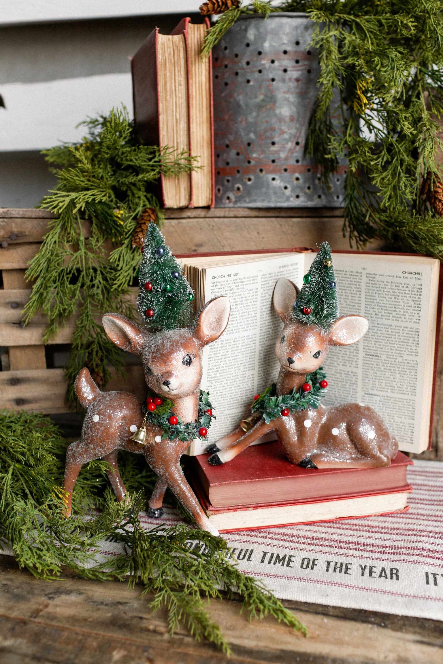 Retro Bottle Brush Glitter Deer