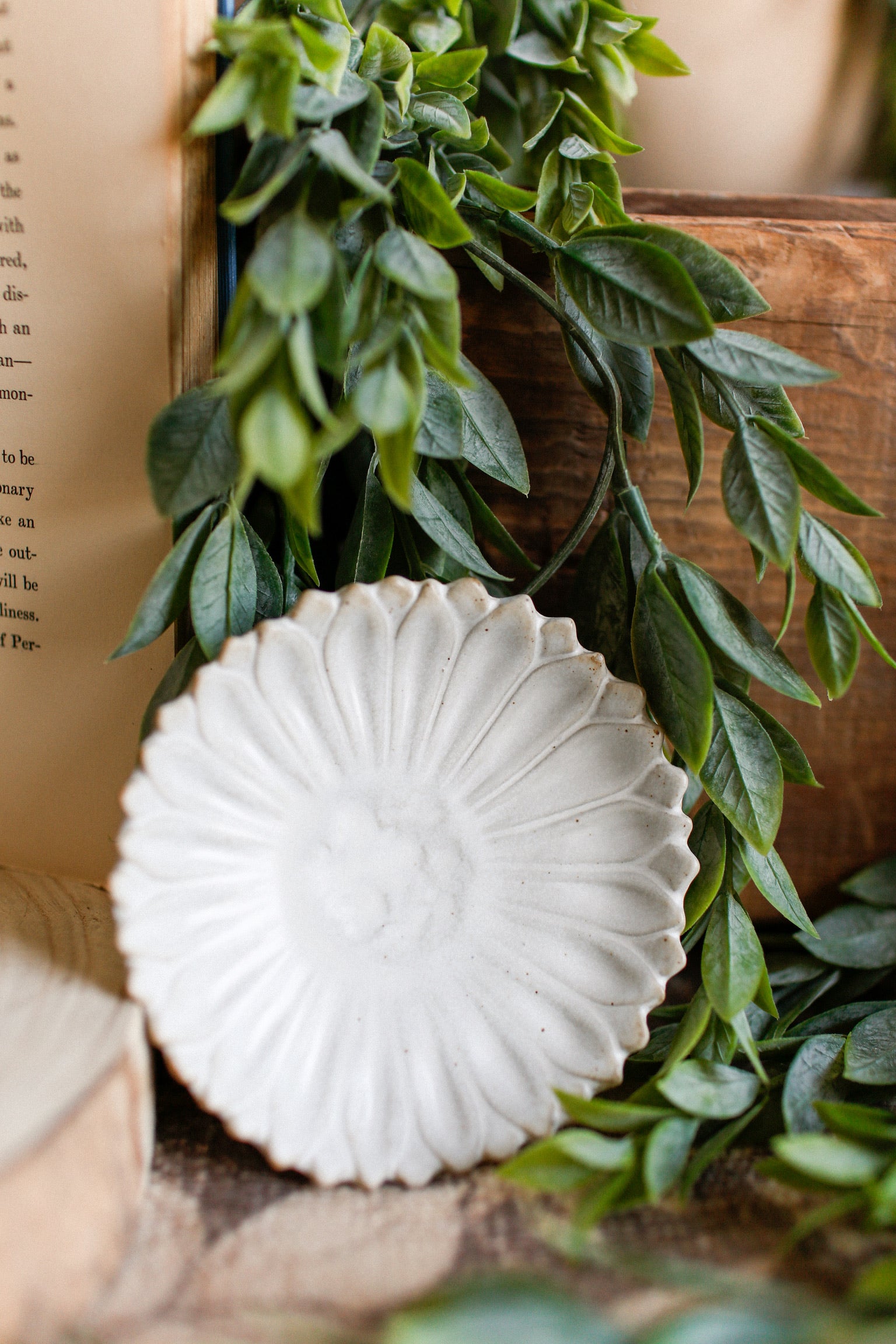 Stoneware Flora & Fauna Dish