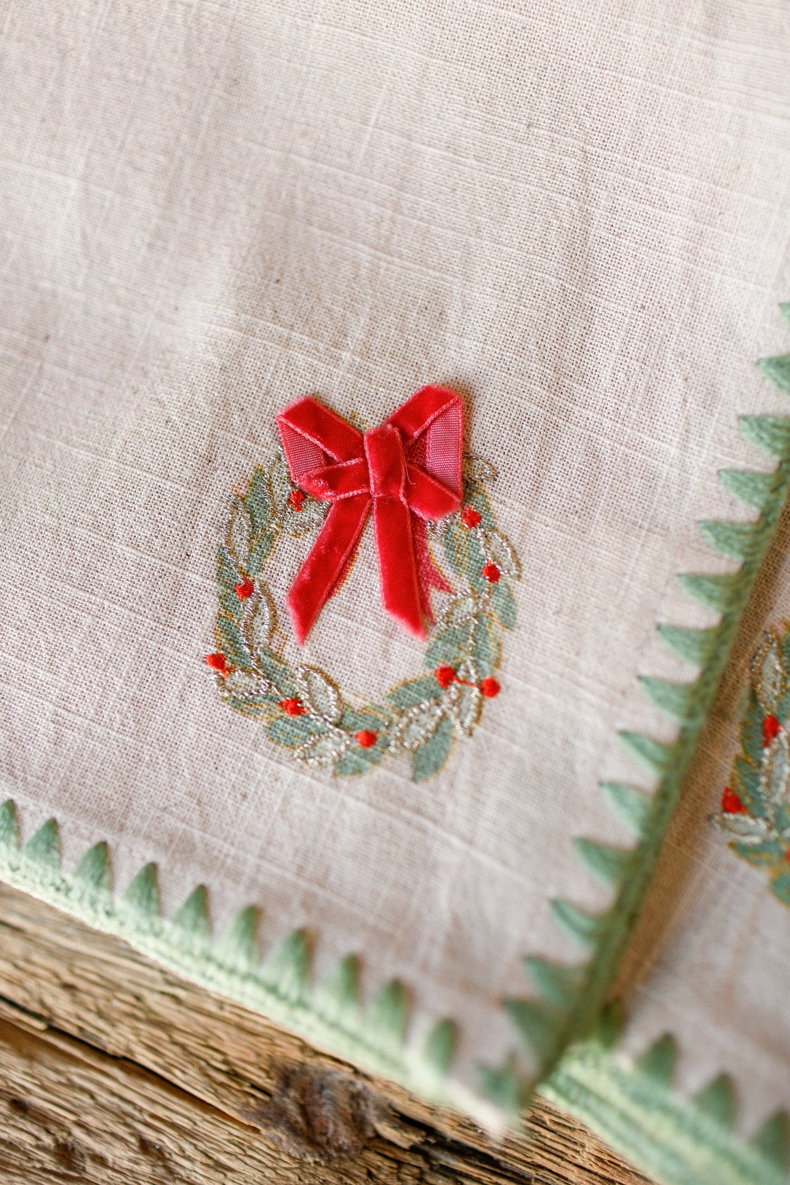 Embroidered Wreath Napkins