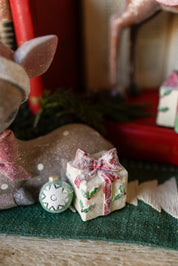 Jumbo Retro Present Delivery Glitter Deer