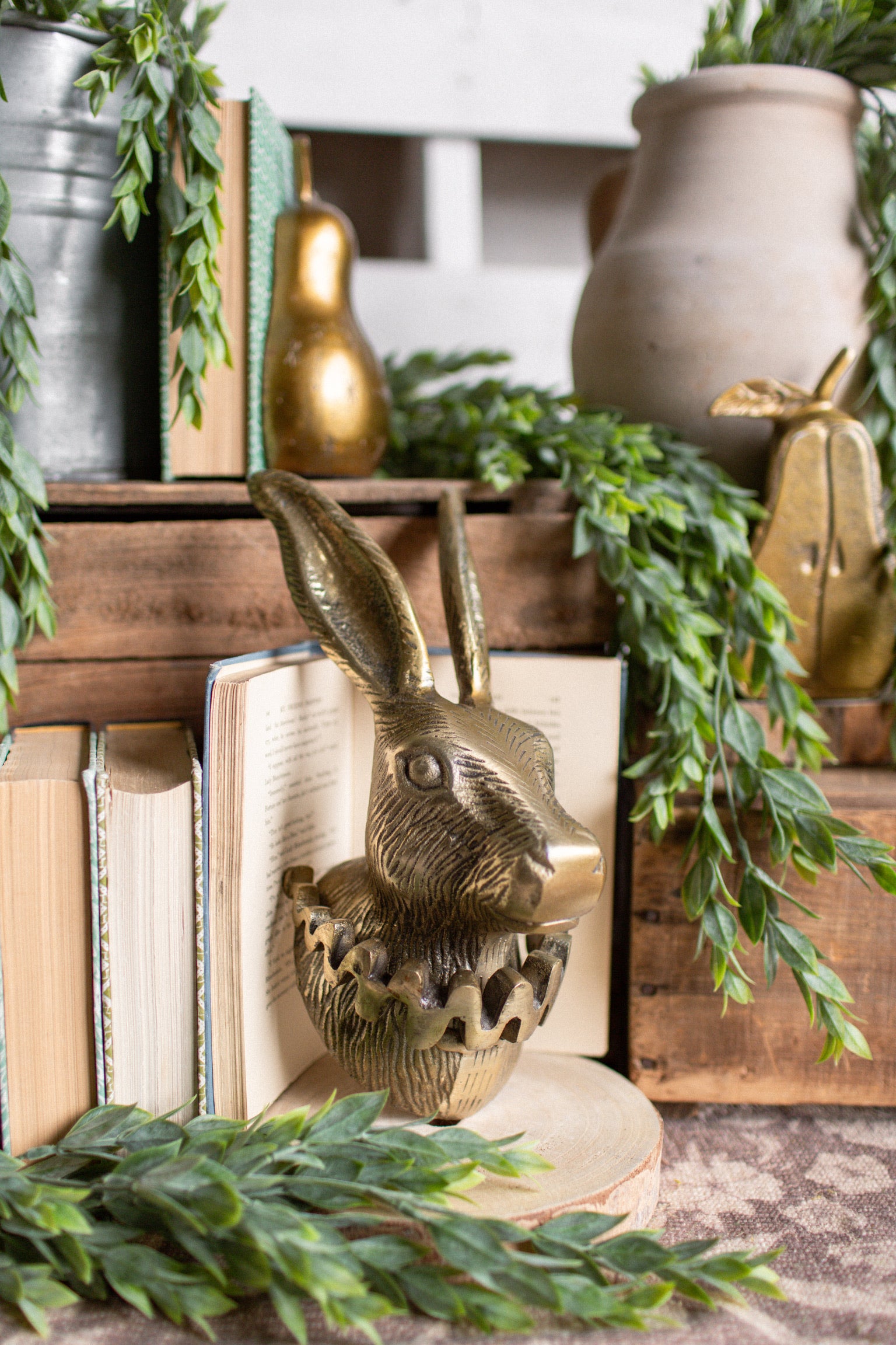 White Rabbit Wall Mount