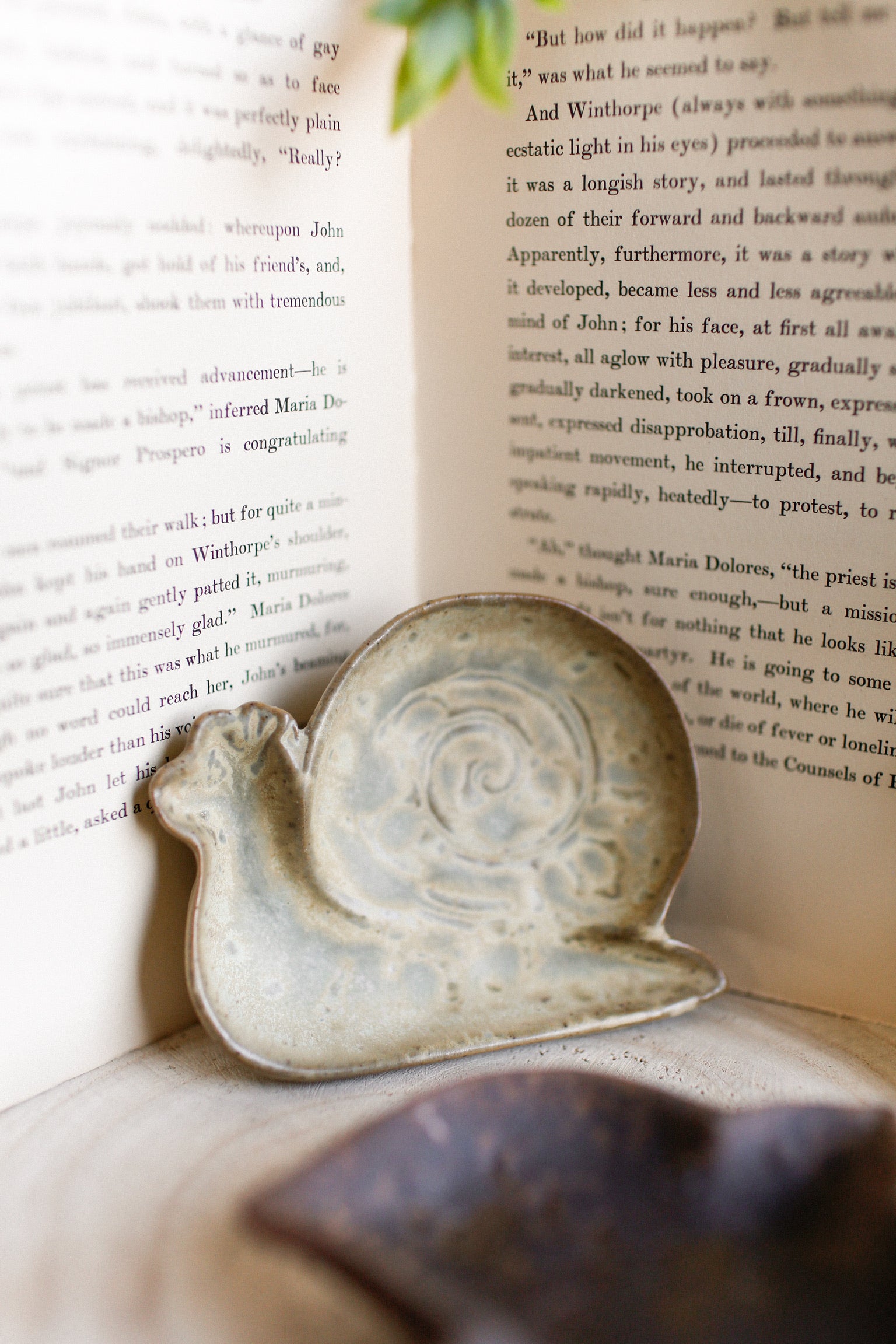 Stoneware Flora & Fauna Dish