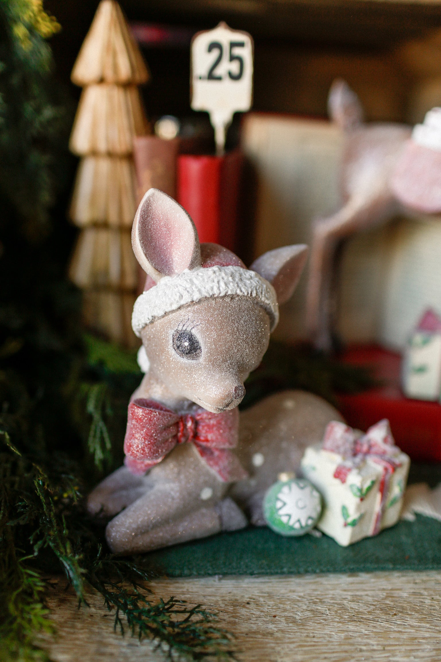 Jumbo Retro Present Delivery Glitter Deer