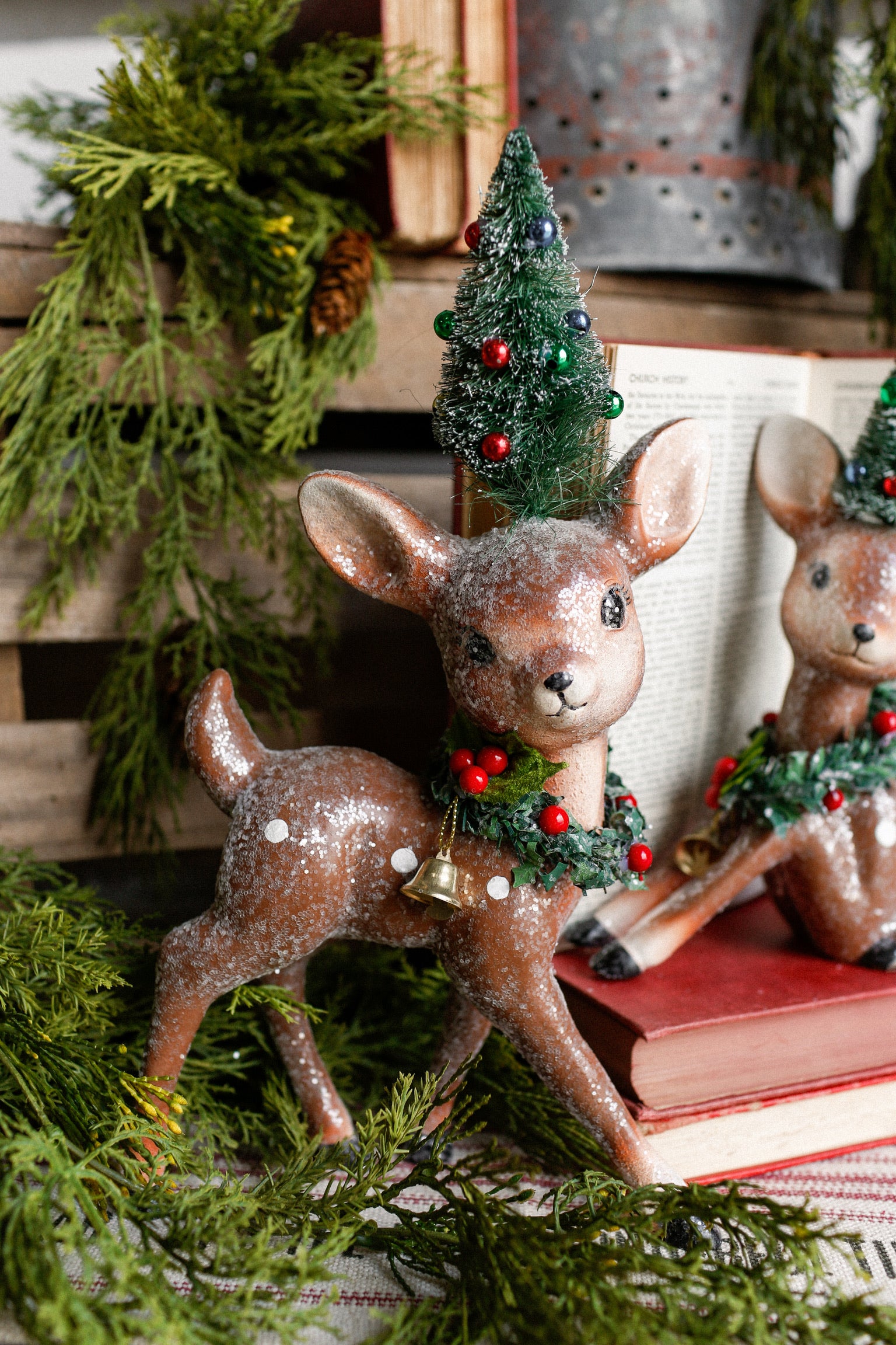 Retro Bottle Brush Glitter Deer