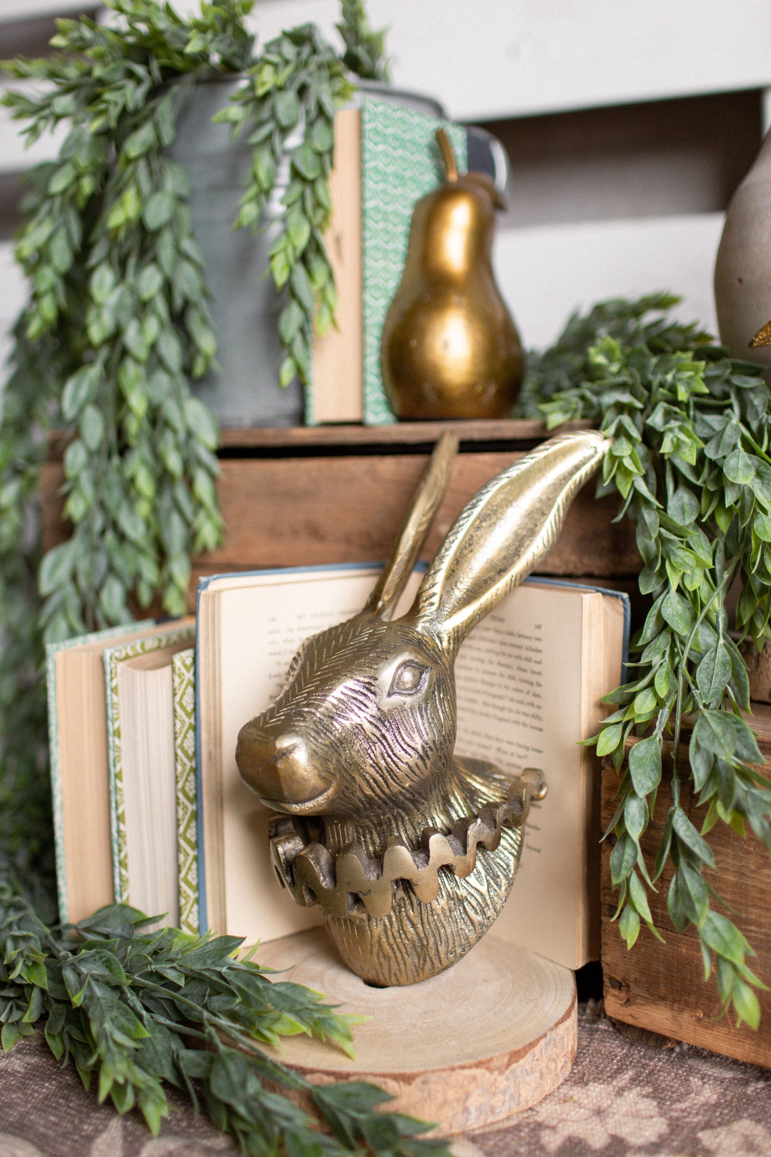 White Rabbit Wall Mount