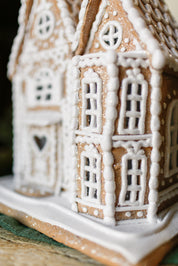 White Lighted Gingerbread House (XL)