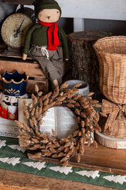 Pinecones Mini Wreath Lancaster and Vintage