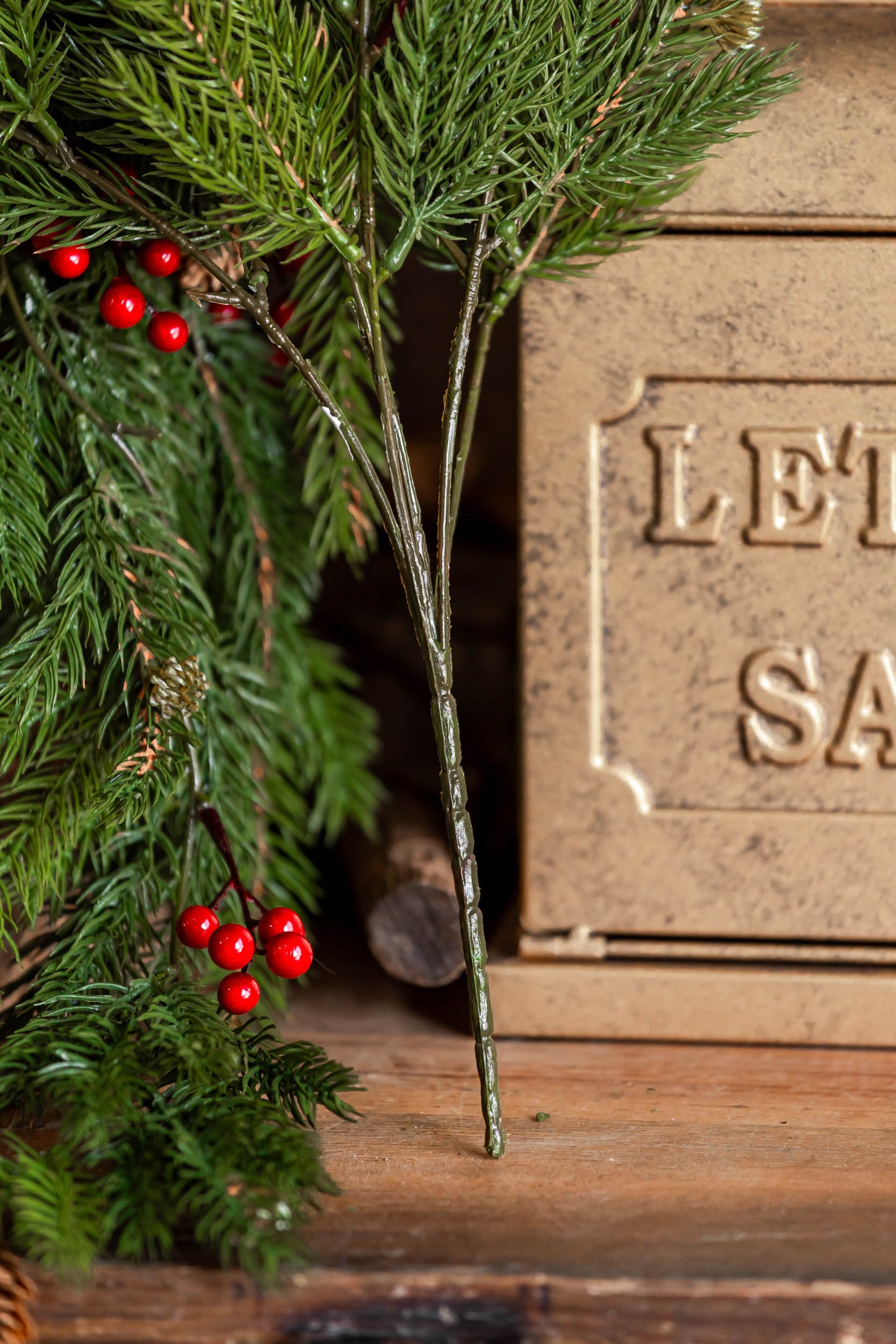 Spruce Berry Hanging Stem Lancaster and Vintage