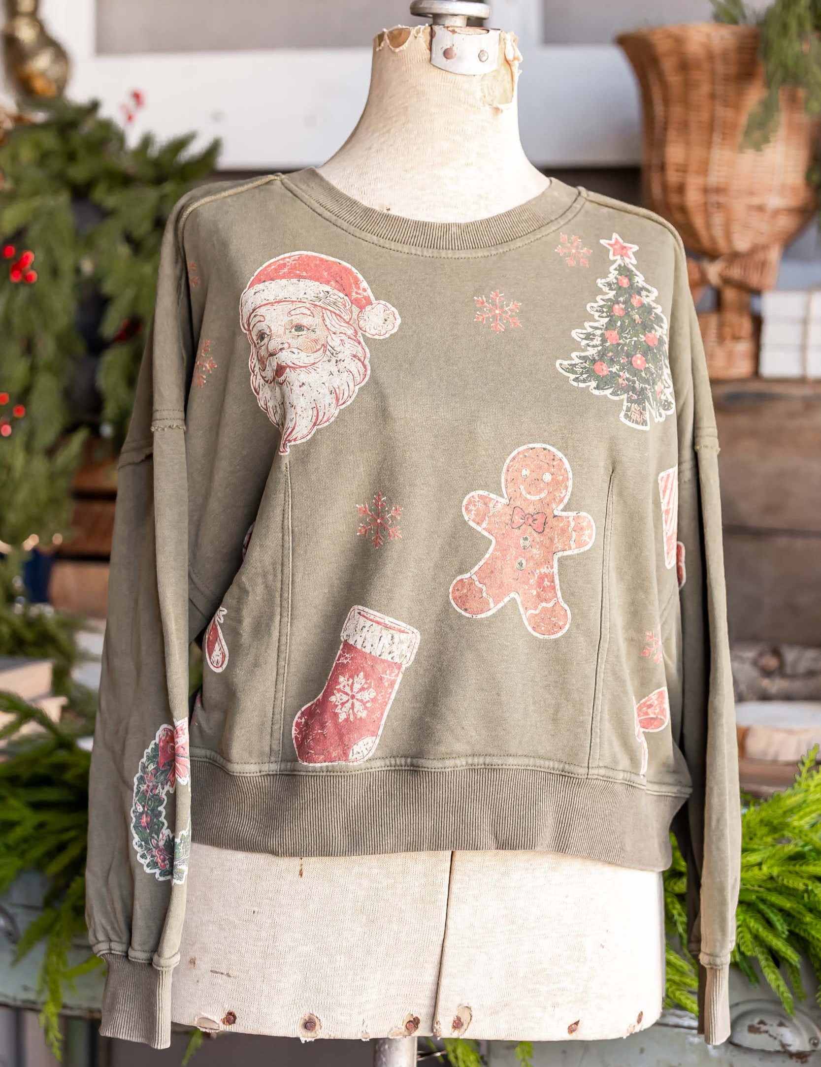 Vintage Holiday Graphic Washed Sweatshirt Davi & Dani