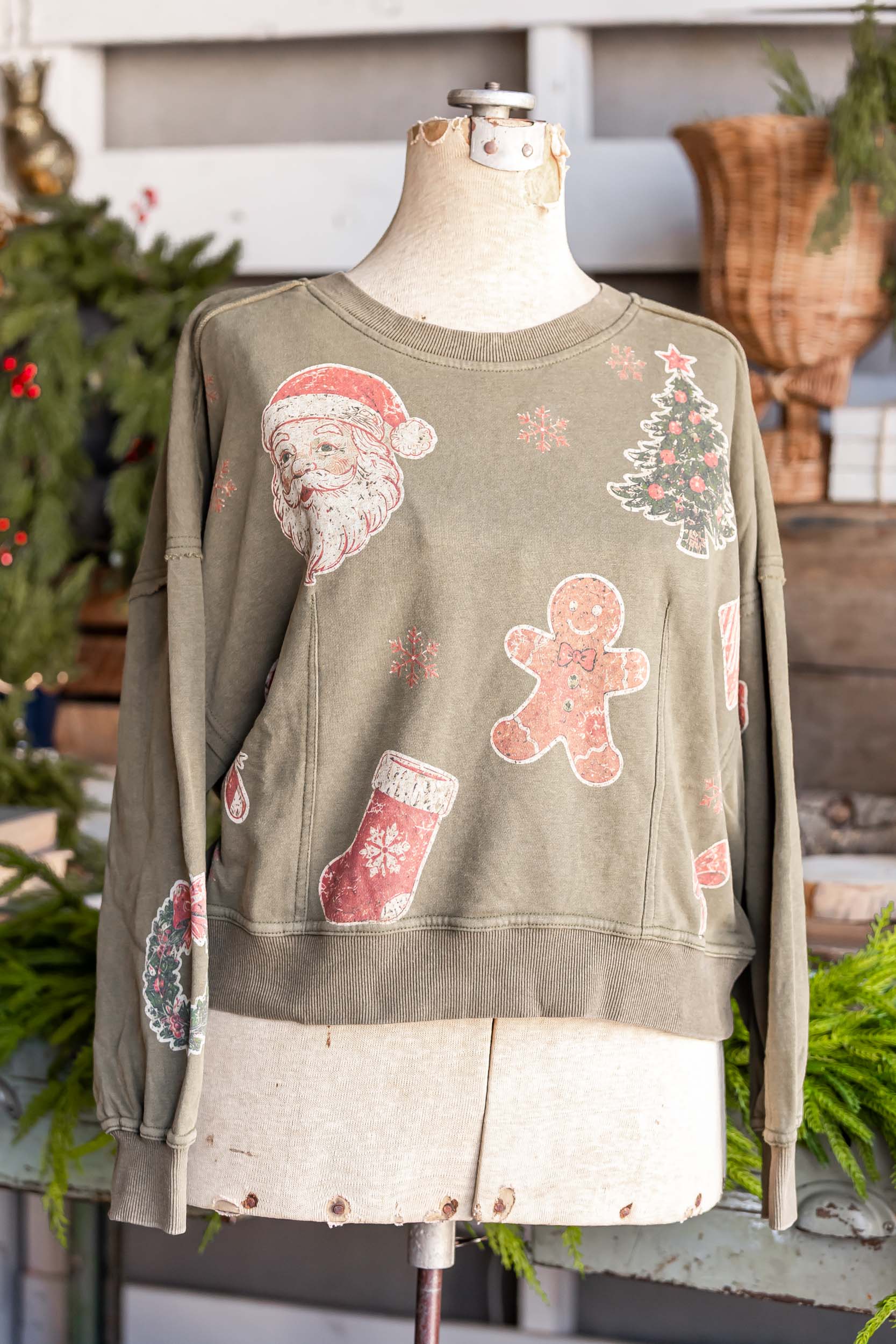 Vintage Holiday Graphic Washed Sweatshirt Davi & Dani