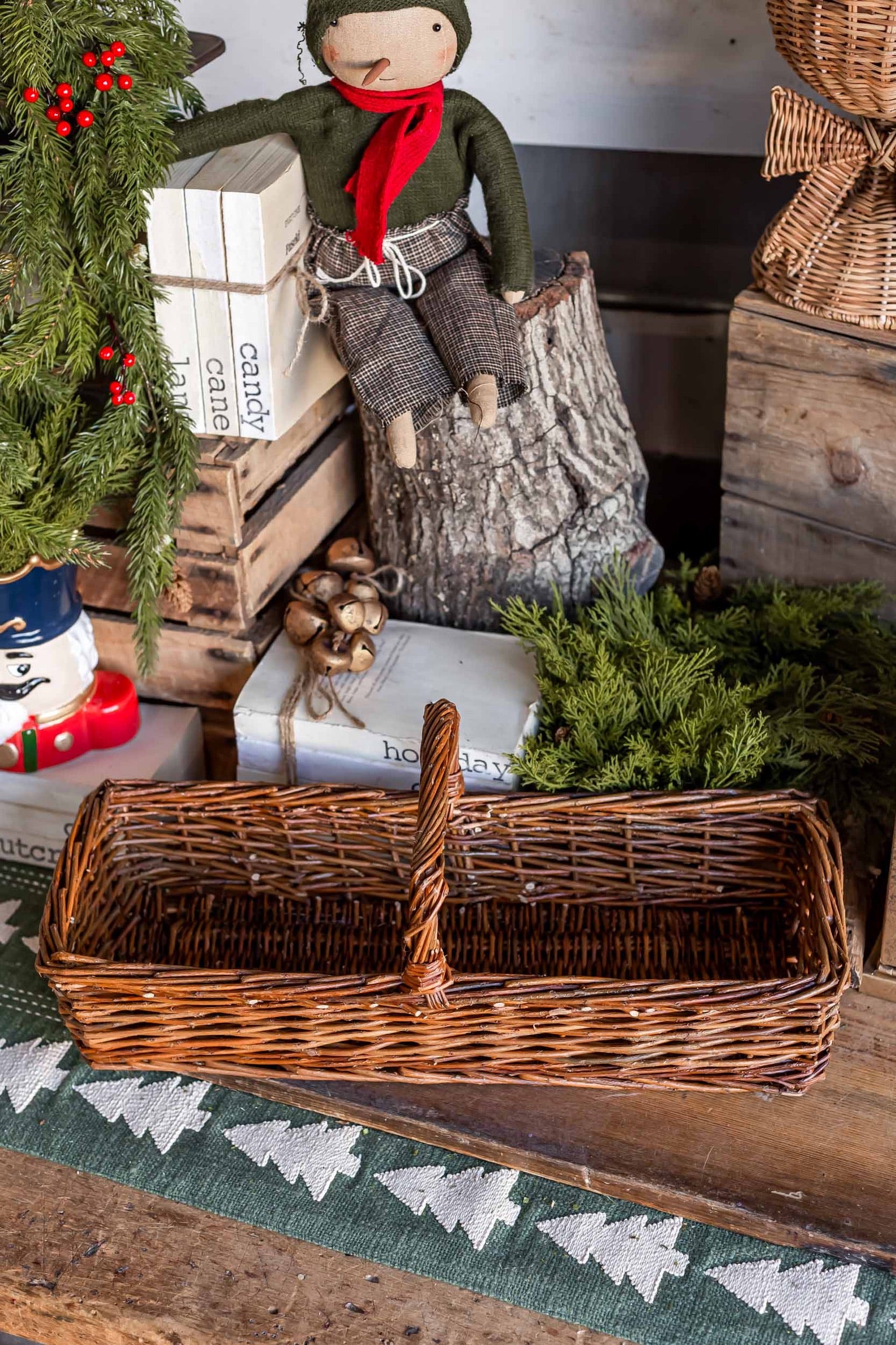 Hand-Woven Natural Reed Handled Basket Creative Co-Op