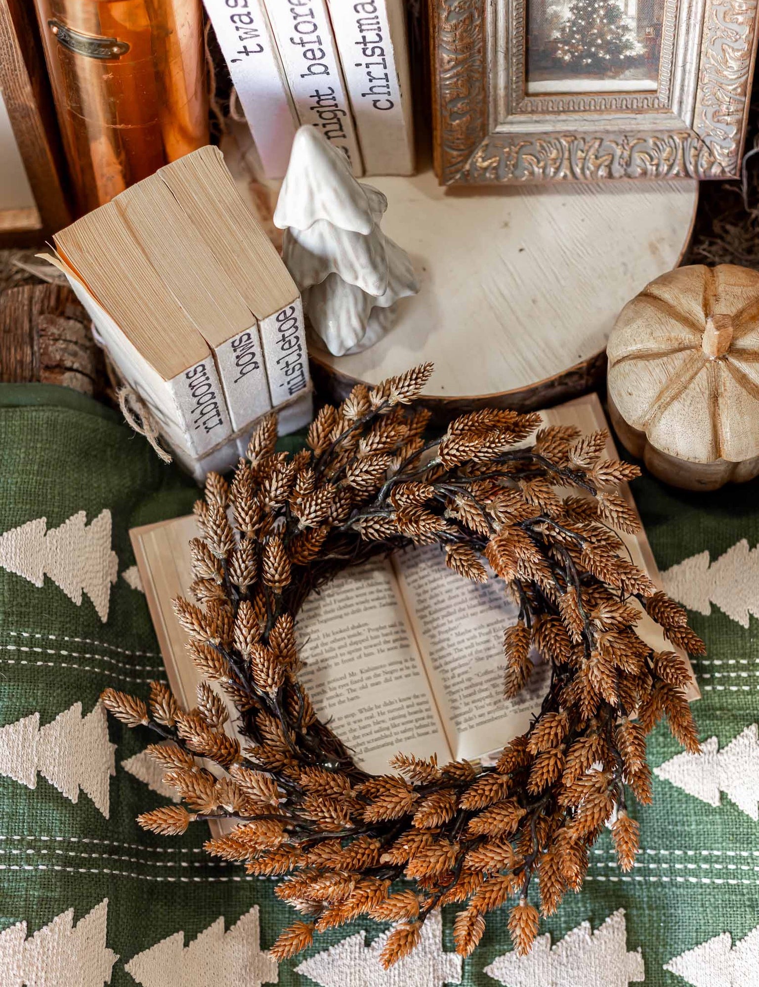 Pinecones Mini Wreath Lancaster and Vintage
