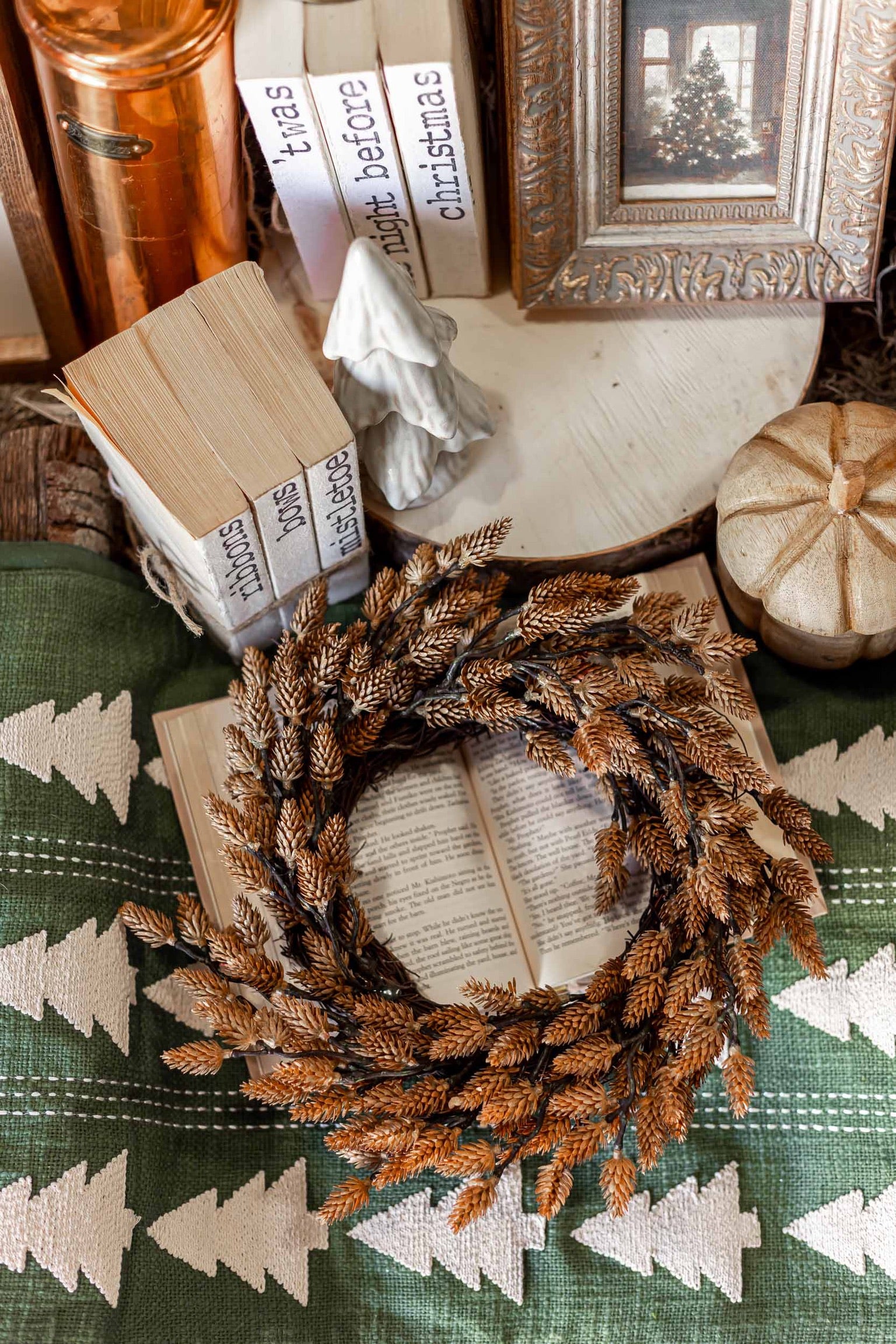 Pinecones Mini Wreath Lancaster and Vintage