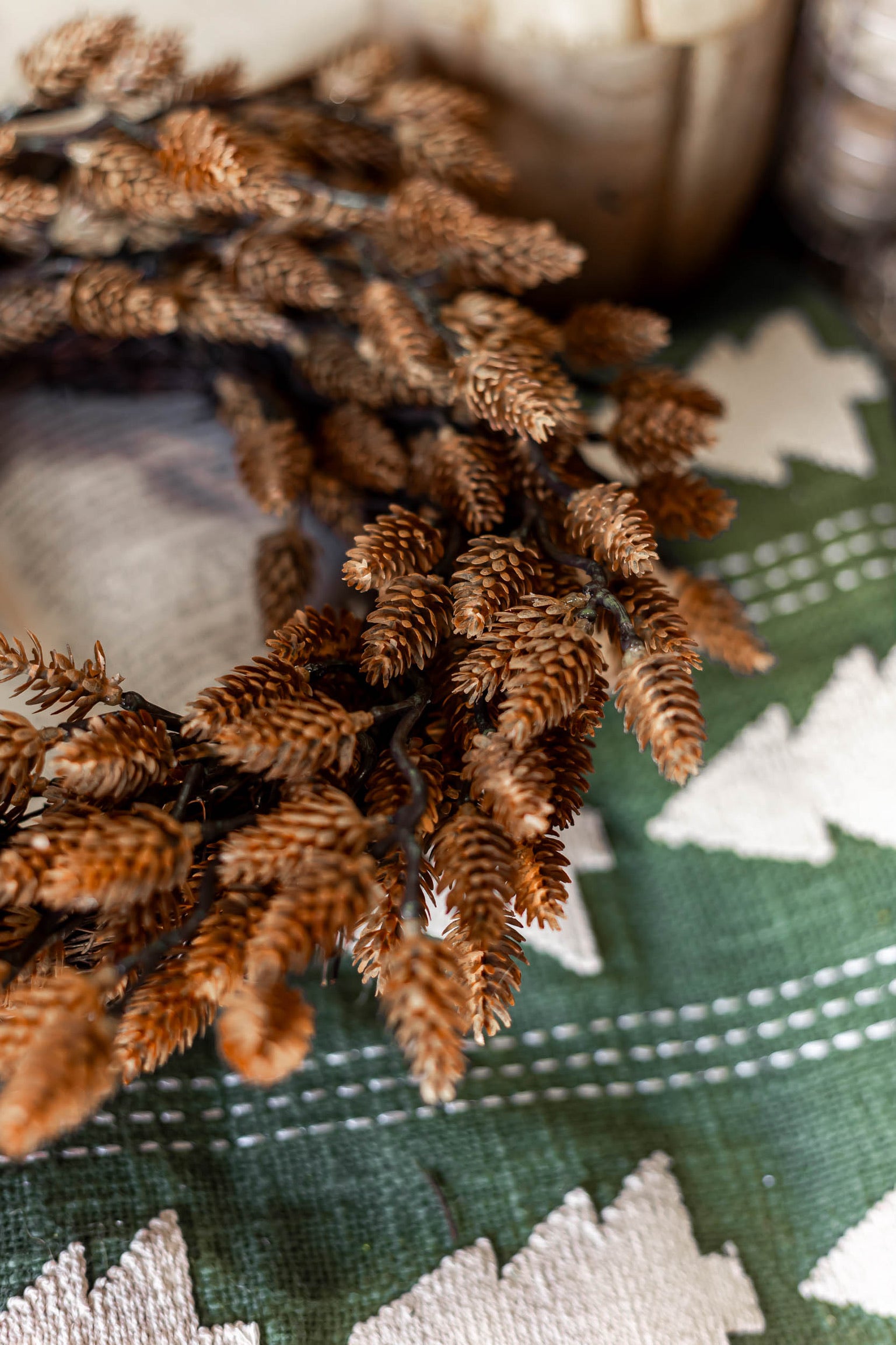 Pinecones Mini Wreath Lancaster and Vintage