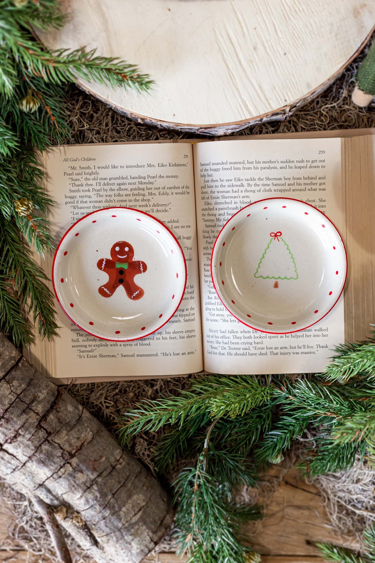 Hand-Painted Stoneware Holiday Dish Creative Co-Op